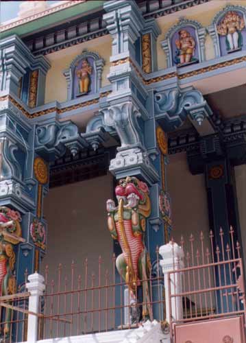 Rathinagiri temple columns