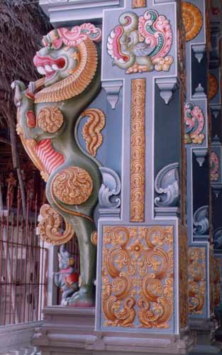 Rathinagiri temple columns